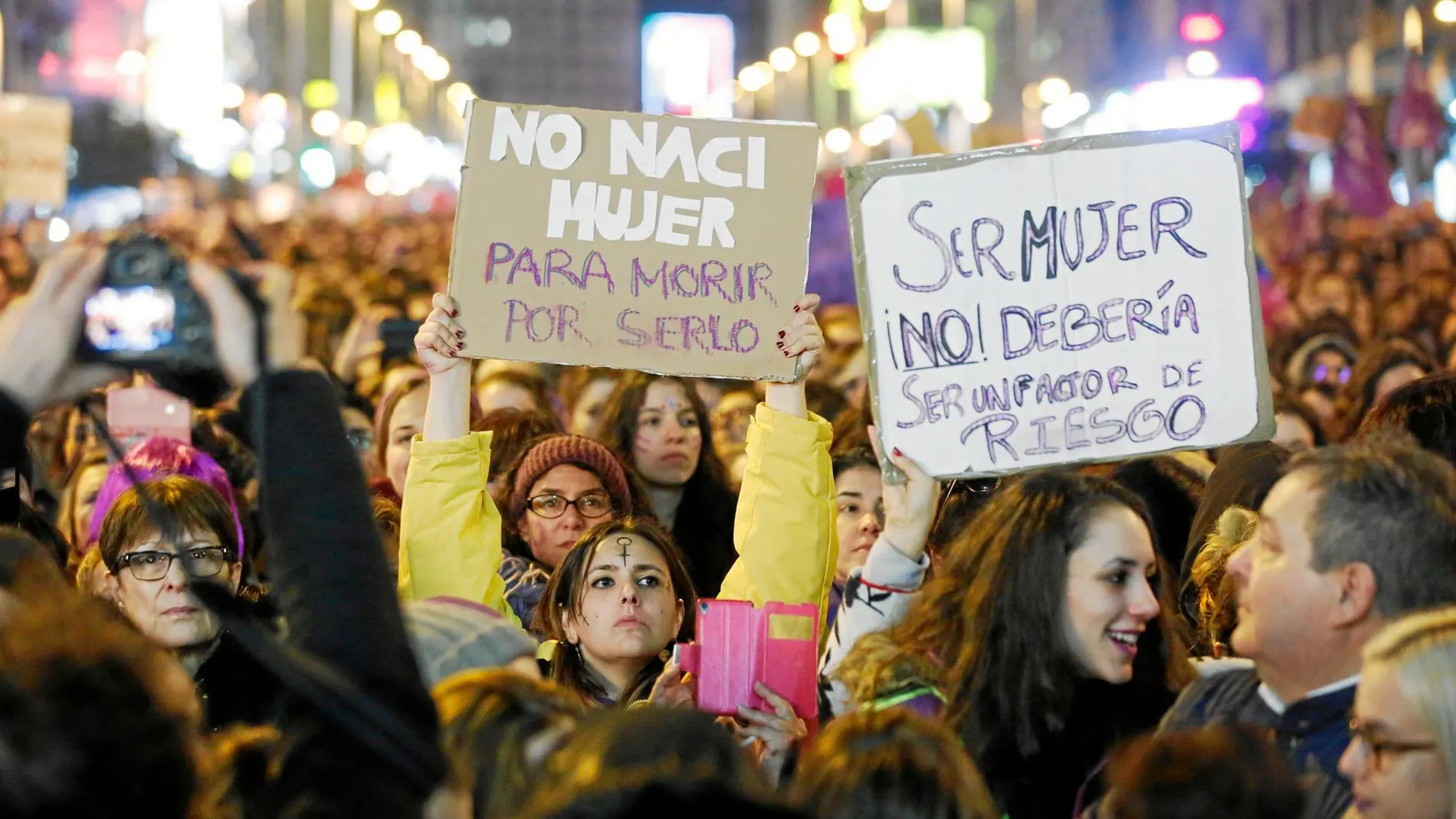 Montserrat Vilà, de la Plataforma Unitaria contra las Violencias de Género, llama a movilizarse el 8-M porque las leyes no bastan para frenar los feminicidios, hay que cambiar marcos mentales y, más educación