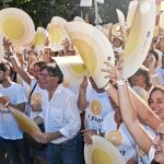 Puigdemont se situó en la primera línea de la manifestación independentista celebrada en Salt (Gerona), una de las cinco organizadas ayer en Cataluña