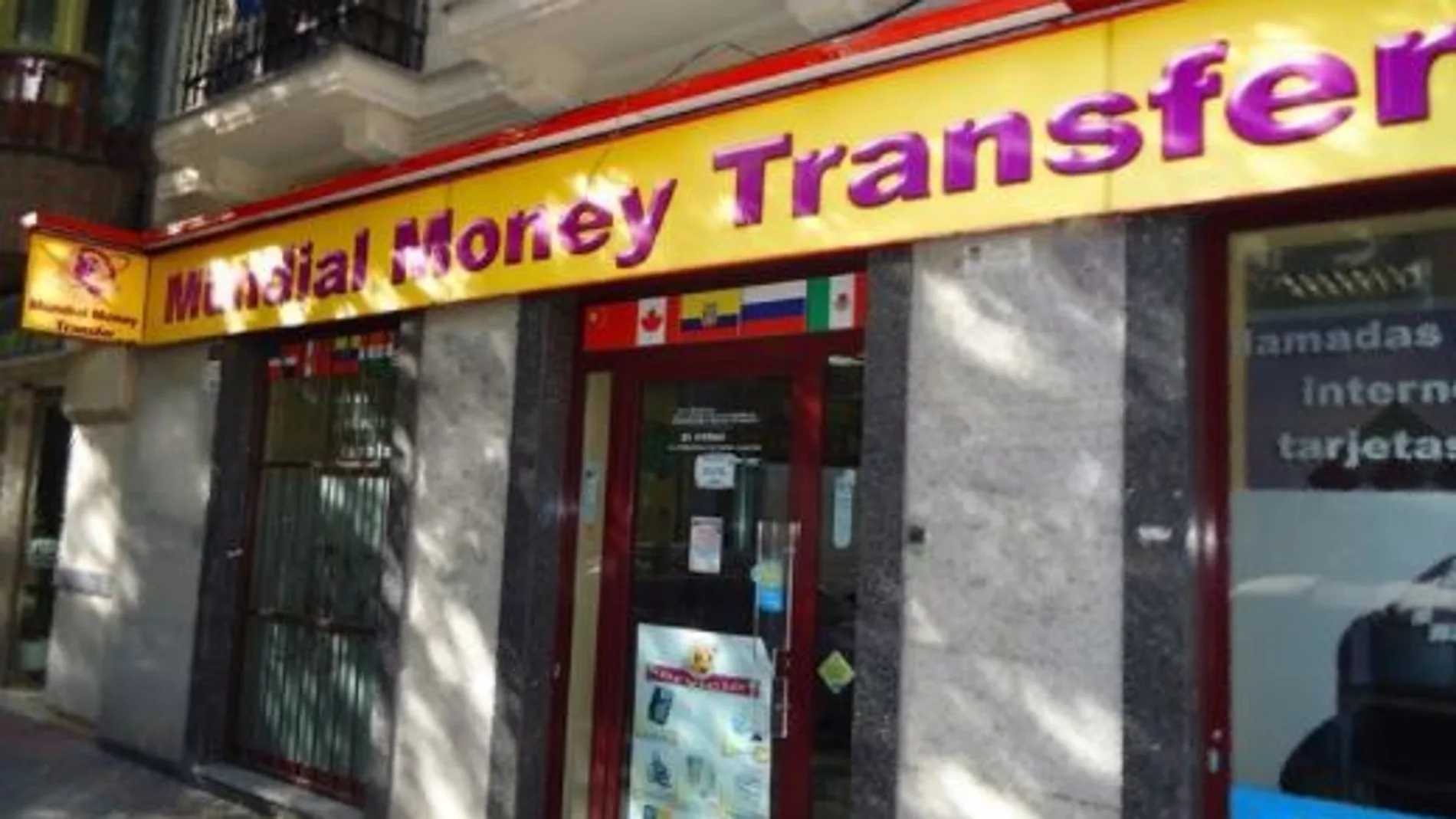 Fachada de una sucursal de Mundial Money Transfer en Madrid