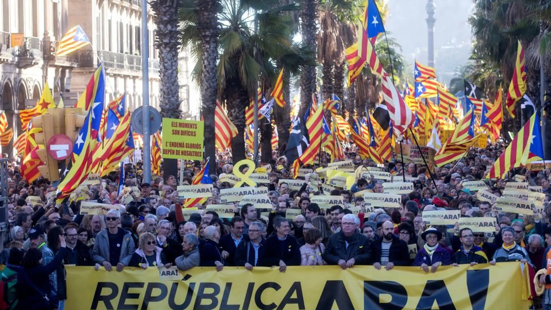 Cabecera de la manifestación convocada por la Asamblea Nacional Catalana (ANC) en Barcelona a favor de la república/Efe