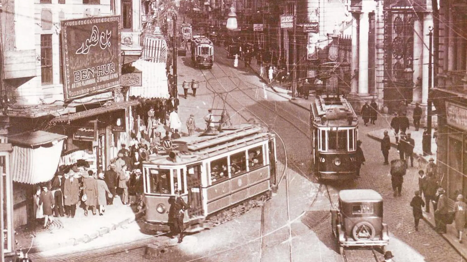 Aspecto del barrio de Galatasaray en la década de los años 30 del siglo XX, cuando se parecía a cualquier otra metrópolis de Europa