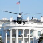 El helicóptero presidencial despega desde la Casa Blanca en una imagen de archivo