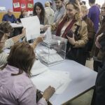 Más de 2,7 millones de gallegos están llamados a votar y 78.172 votarán por primera vez