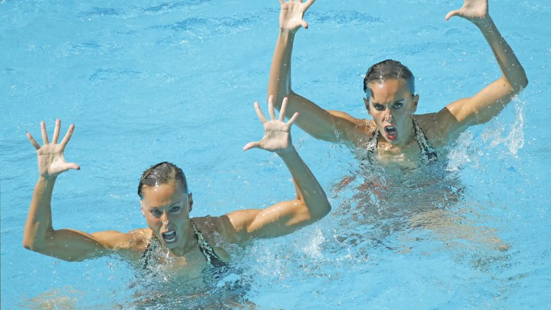 Las españolas Gemma Mengual y Ona Carbonell durante las preliminares de Natación Sincronizada