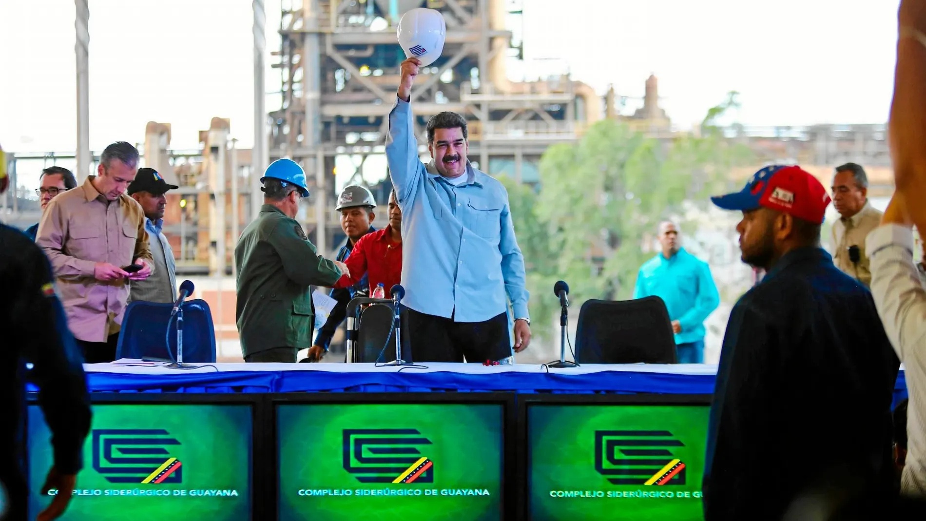 Maduro se reunió ayer con los trabajadores del complejo siderúrgico de Guayana en medio de su pulso con la oposición