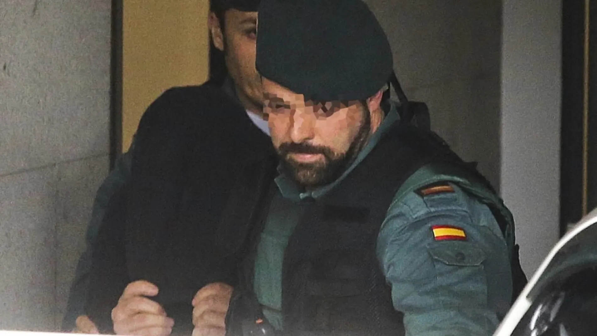 José Enrique Abuín Gey, "El Chicle", es trasladado por agentes de la Guardia Civil tras comparecer ante la juez
