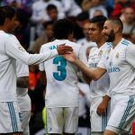 Karim Benzema celebra su gol ante el Málaga. REUTERS/Javier Barbancho