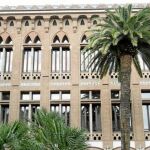 Los Mossos y el instituto intentan hallar más posibles víctimas del monitor detenido, aunque se calcula que son una docena / Shooting
