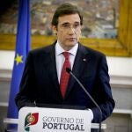 Coelho defiende sus recortes para que Portugal siga en el euro