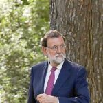 El presidente del Gobierno, Mariano Rajoy, antes de la rueda de prensa que ofreció tras su despacho de verano con el Rey el pasado día 7