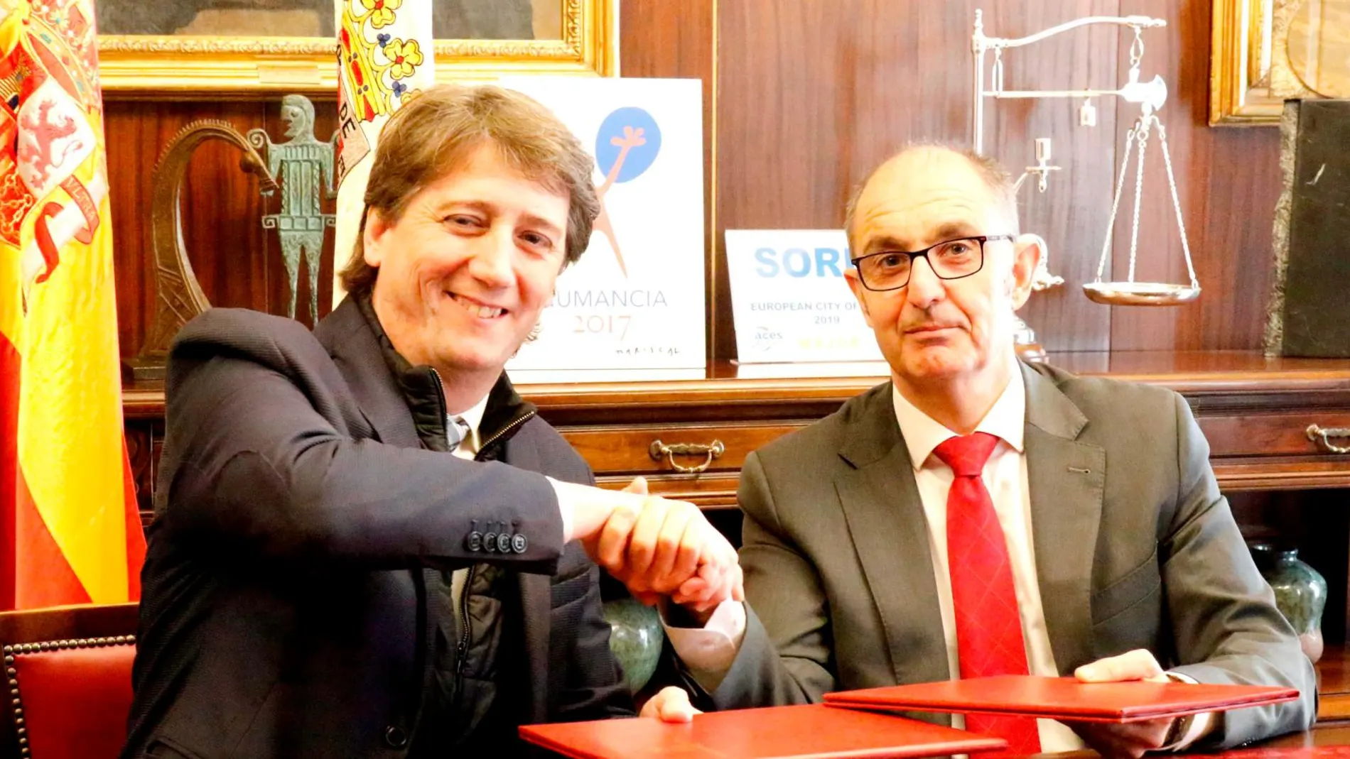 Carlos Martínez y Pedro Pisonero firman el acuerdo