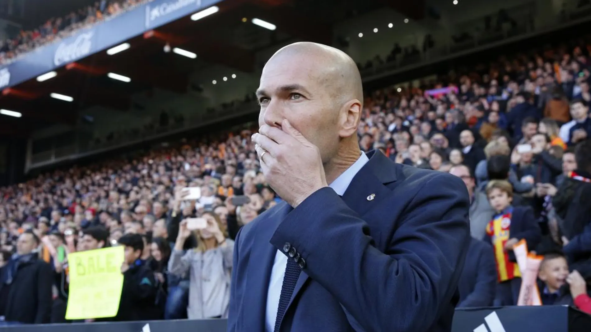 El entrenador del Real Madrid, Zinédine Zidane, durante el partido