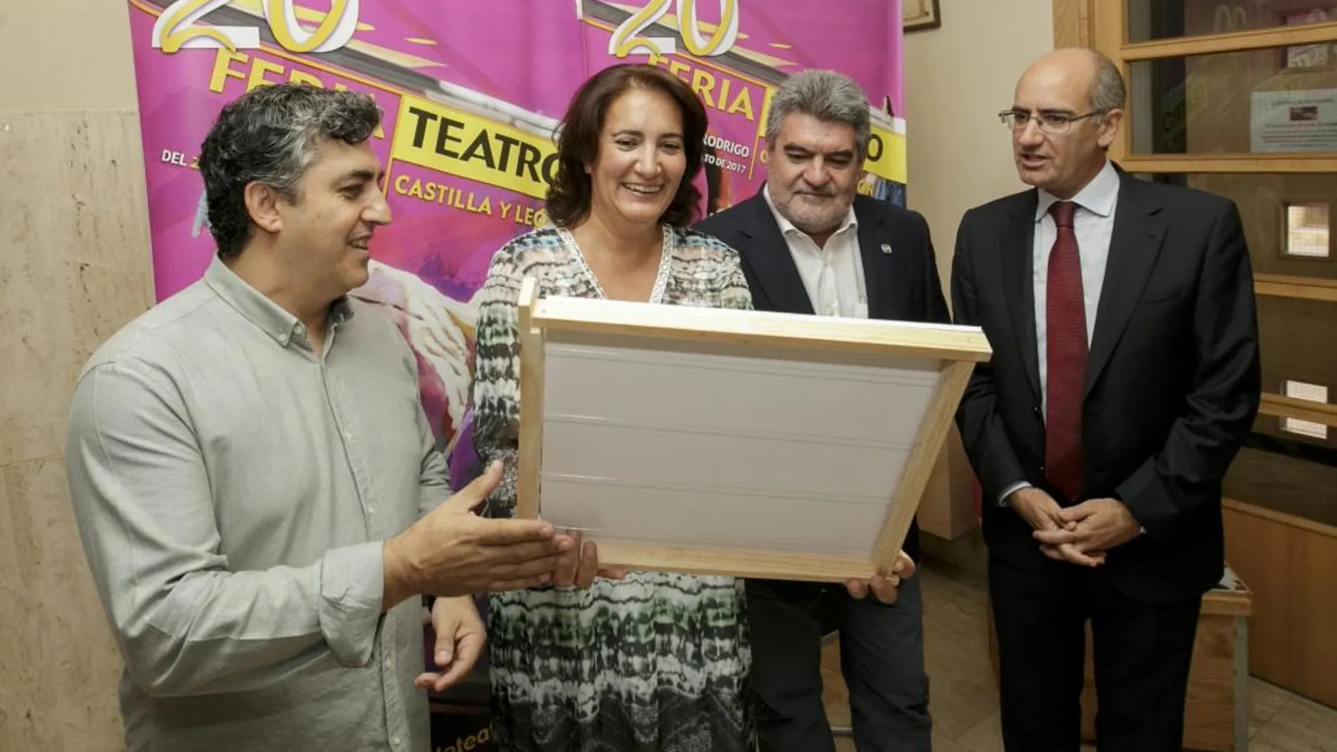 La consejera, María Josefa García Cirac, inaugura la XX edición de la Feria de Teatro de Castilla y León