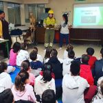 Proyecto de voluntariado medio ambiental que la Usal lleva a cabo en los colegios de la provincia para concienciar sobre el respeto a la naturaleza