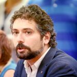 El procurador de IU-Equo, José Sarrión, presentó ayer su candidatura