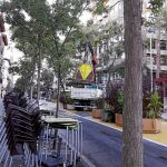 El Ayuntamiento retira el merendero del carril sin coches coincidiendo con una visita de la alcaldesa.