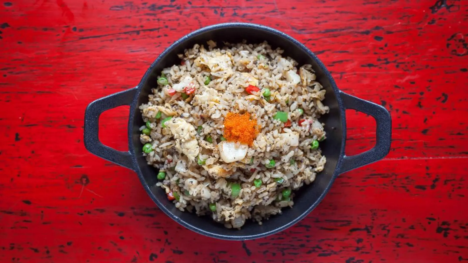 Arroz a la sartén con vieiras y trufa negra