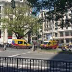Un escape de gas obliga a cortar y desalojar la Gran Vía y la calle de Alcalá
