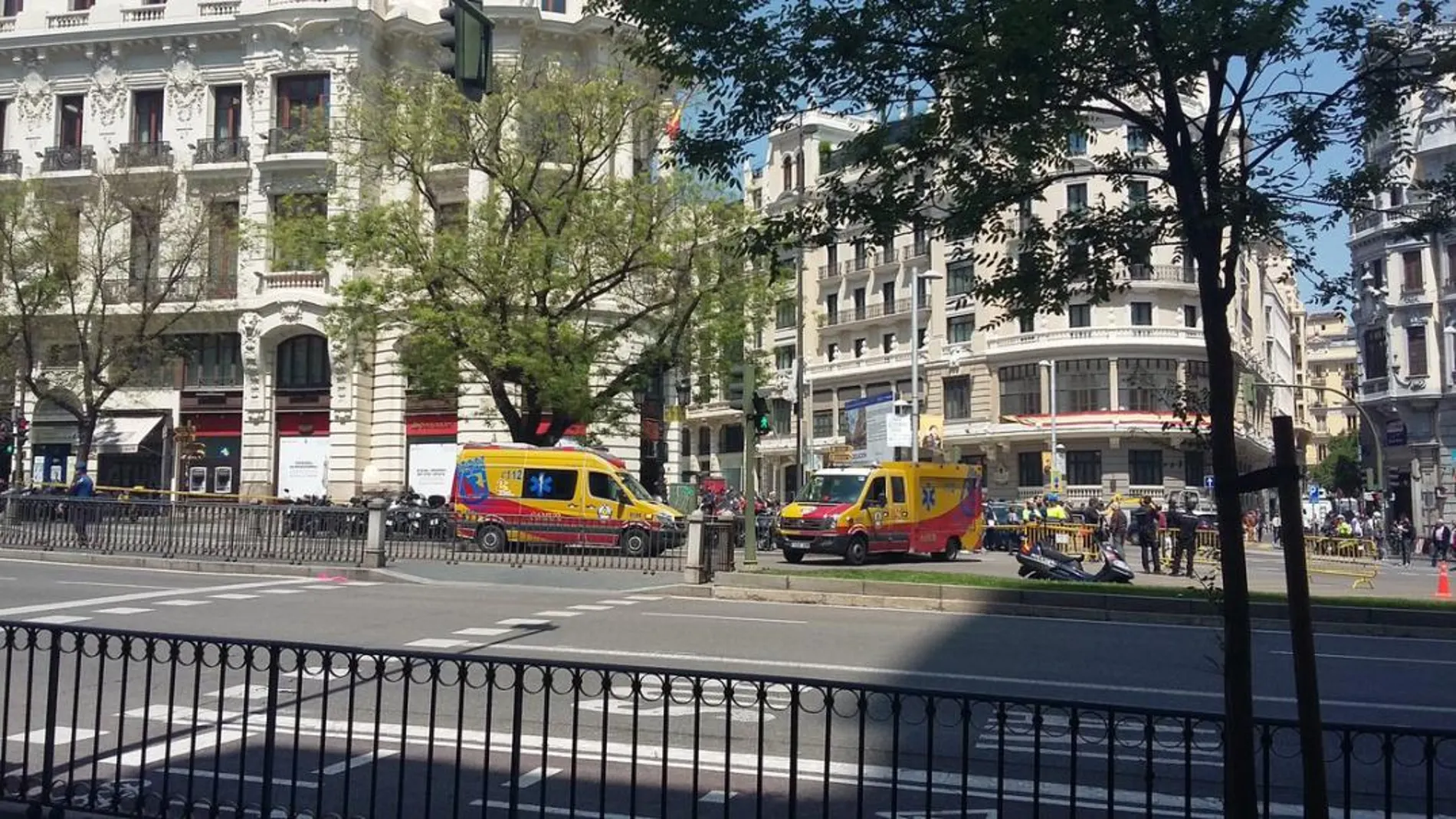 Un escape de gas obliga a cortar y desalojar la Gran Vía y la calle de Alcalá