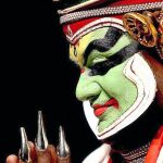 Primer plano del maquillaje tradicional Kathakali