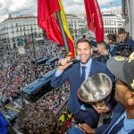 La plantilla del Real Madrid visitó el Ayuntamiento de la capital y posteriormente la sede de la Comunidad de Madrid
