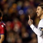 Sergio Ramos hace un gesto con el dedo en el partido del Madrid del pasado sábado