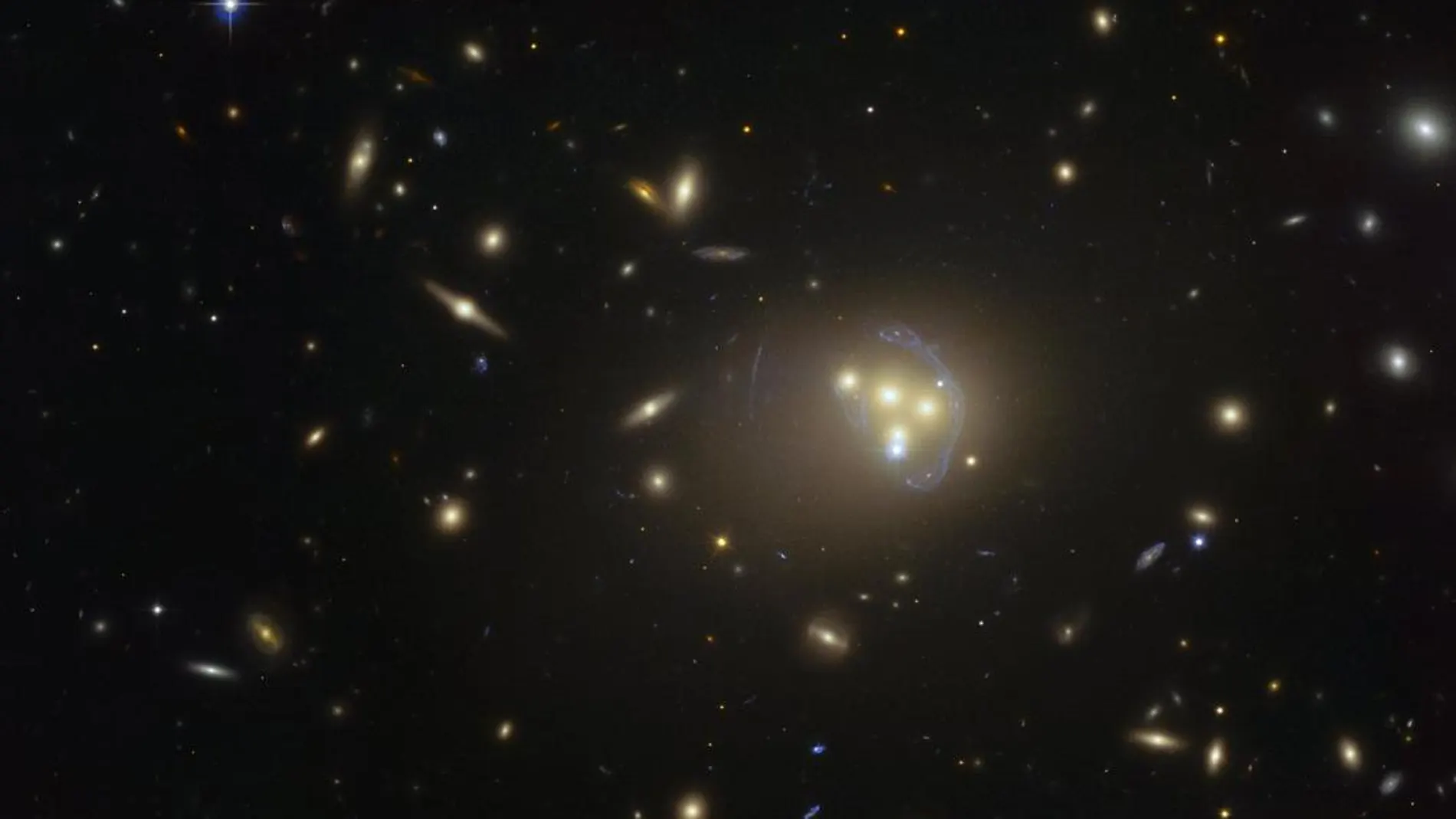 La galaxia Abell 3827
