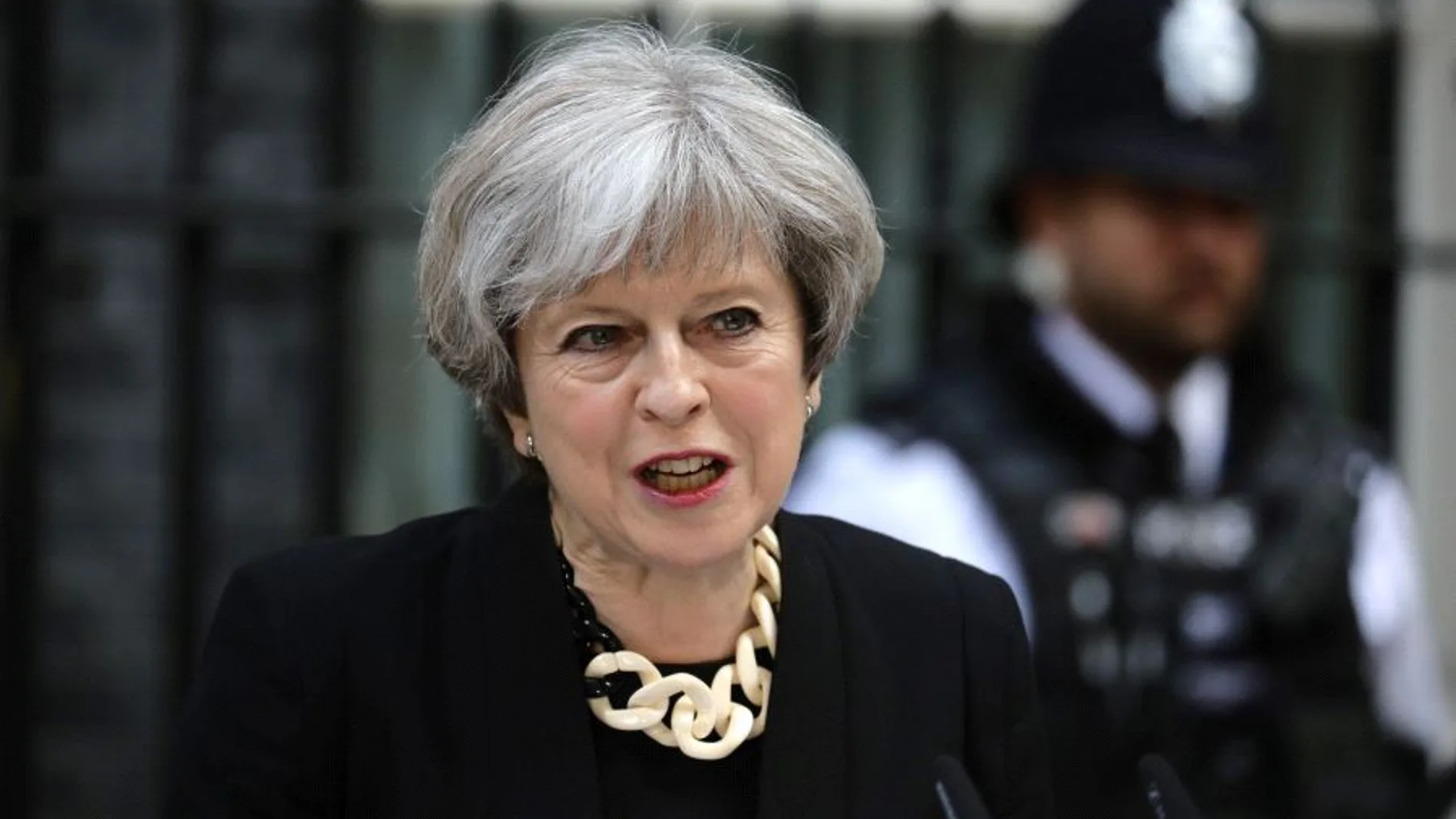 La primera ministra británica abordó varios temas con el nuevo presidente del Gobierno español / Reuters