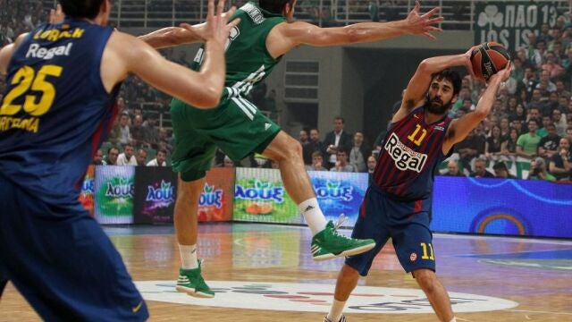 El Barcelona gana en Atenas y fuerza el quinto y último partido