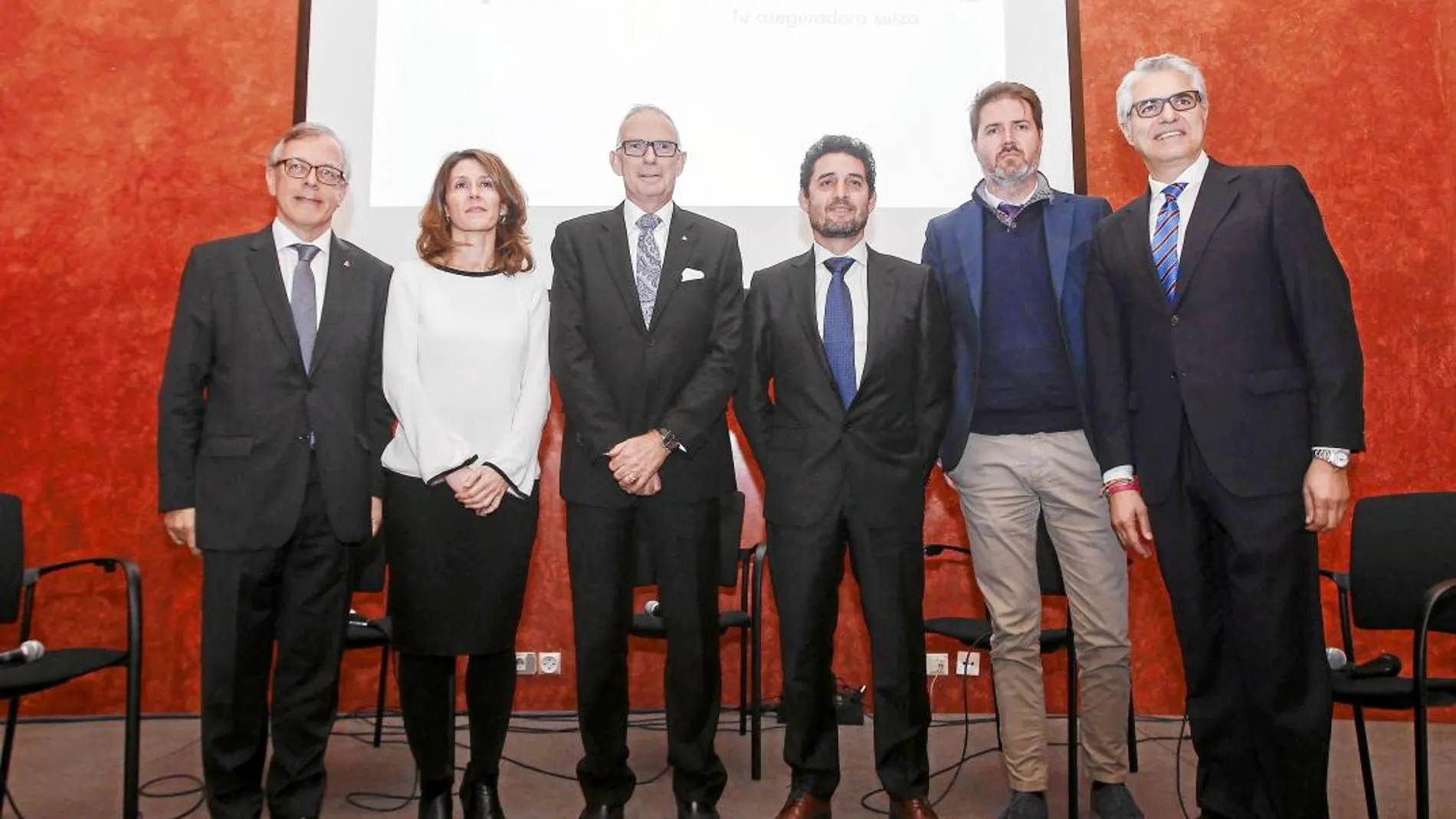 Presentación en Sevilla con Javier García, Julia Casanova, José María Paagman, Antonio García, Carlos Martín y Agustín Bravo, en la sede de Helvetia Seguros