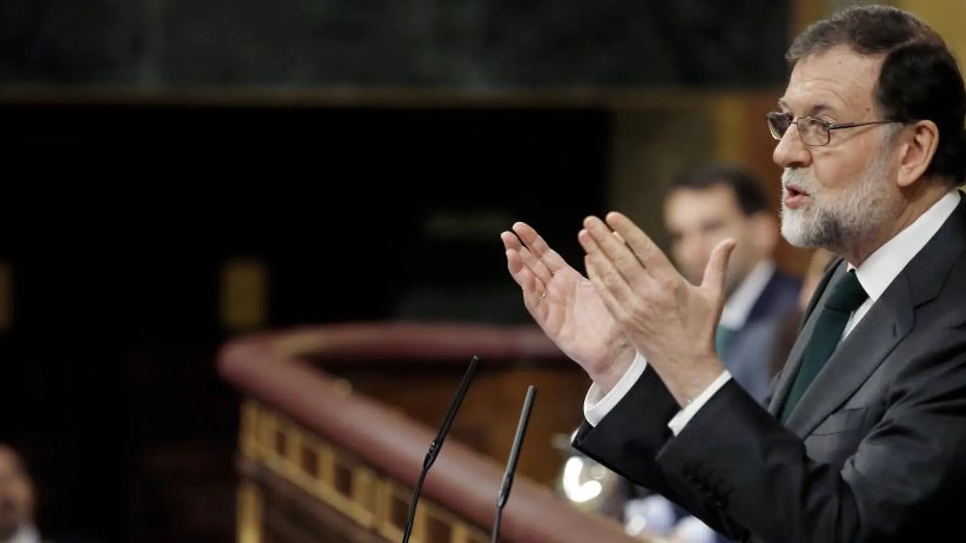 El presidente del gobierno Mariano Rajoy, en el pleno durante su intervención ante en el hemiciclo del Congreso. EFE/Javier Lizón