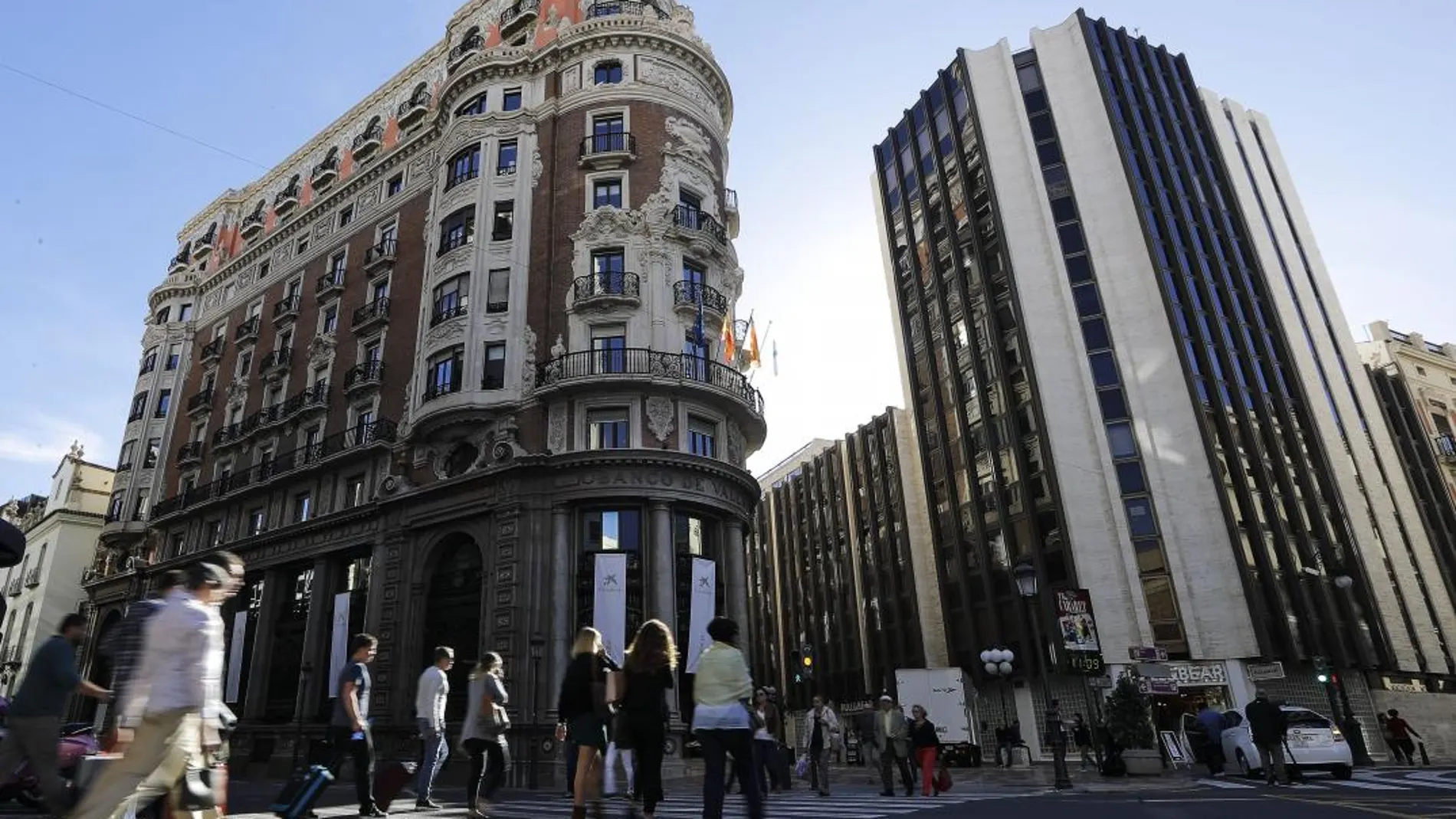 CaixaBank tiene su sede social y física en el antiguo edificio del emblemático Banco de Valencia, que fue adquirido por la entidad catalana