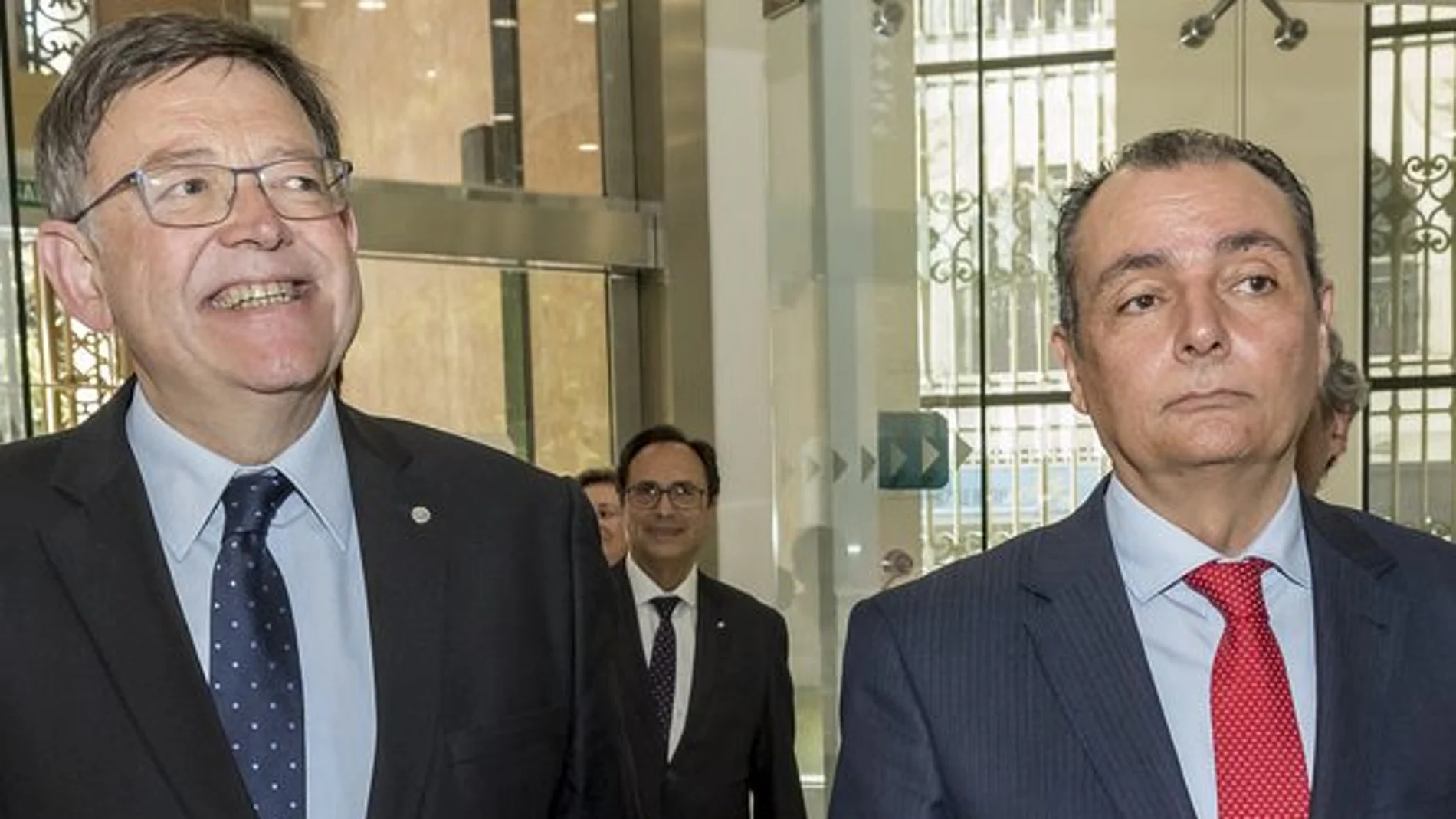 La Razón. El presidente de la patronal, Salvador Navarro, el día de se reciente reelección, junto al presidente de la Generalitat, Ximo Puig