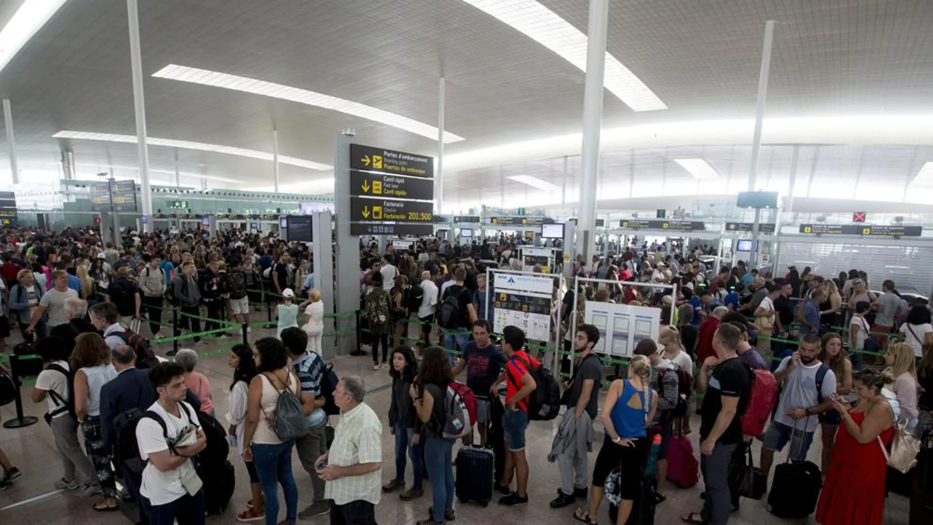 Desconvocada la huelga de Iberia en Barcelona