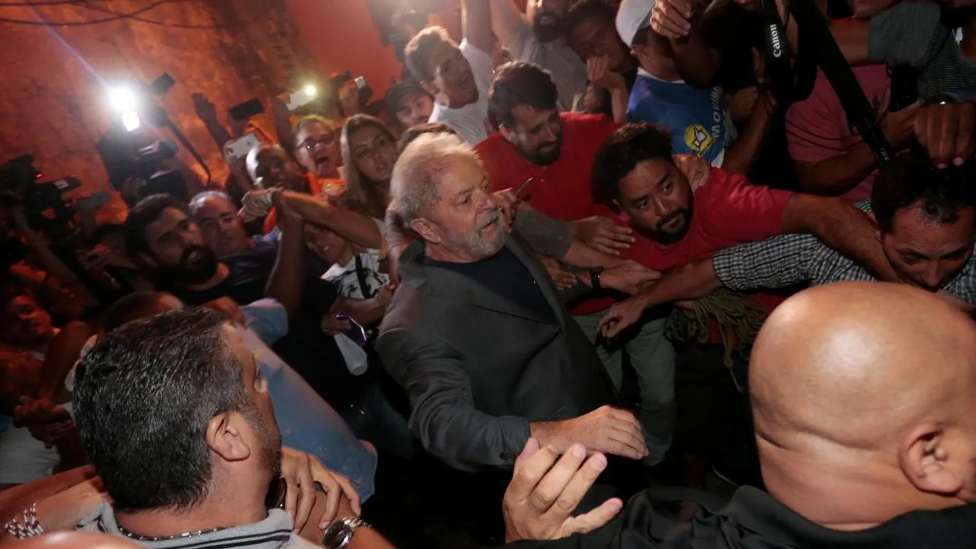 Luiz Inácio Lula da Silva abandona el sindicato metalúrgico de Sao Bernardo do Campo