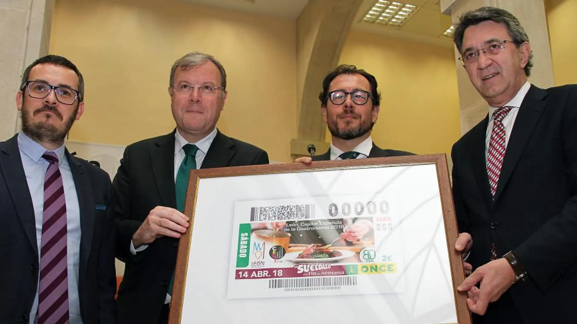 Antonio Silván, Juan Martínez Majo e Ismael Pérez y Óscar Pérez, ambos de la ONCE.