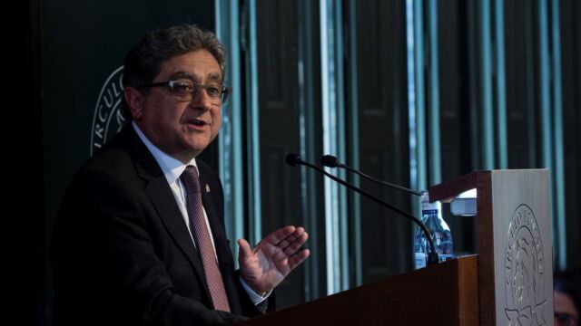 La moción de censura presentada por el PSOE y que se votó el viernes, provoca que haya un cambio en el delegado del Gobierno de Cataluña, cargo que ahora lo ocupaba el popular Enric Millo