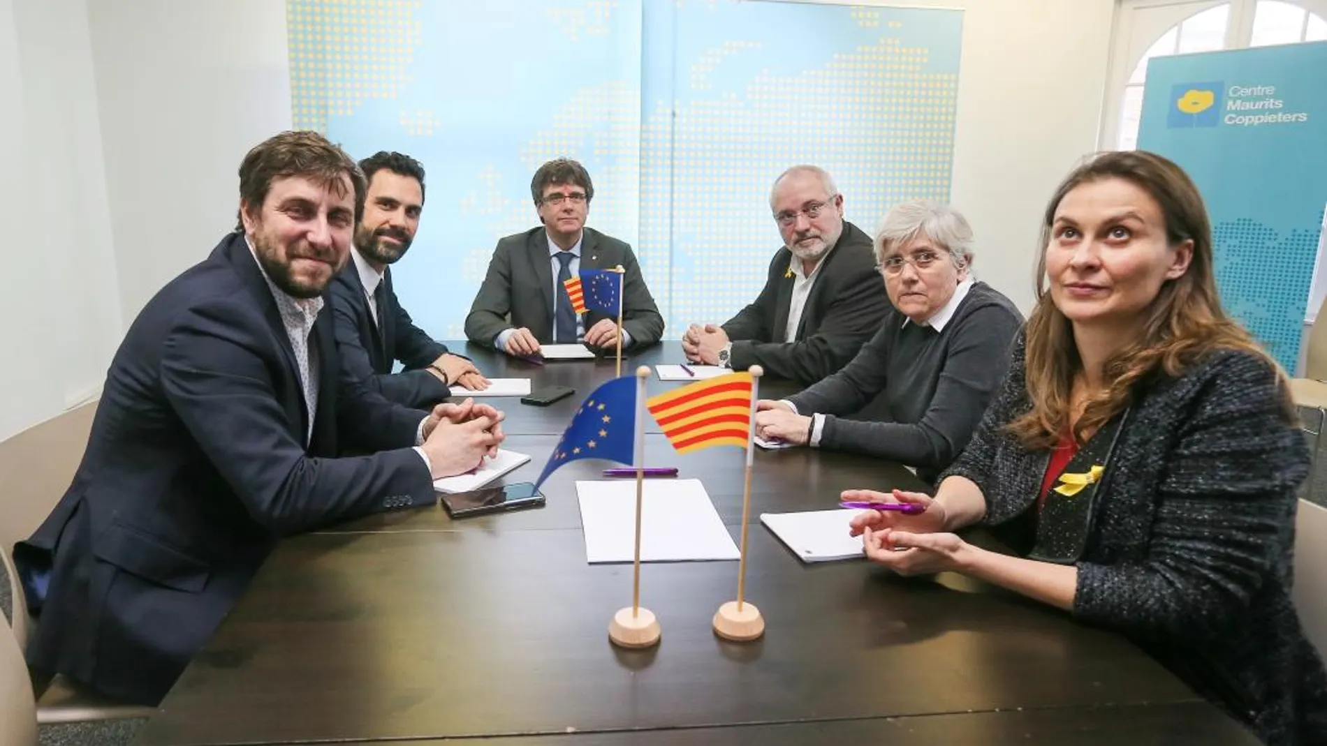 Torrent se reunió con Puigdemont en Bruselas
