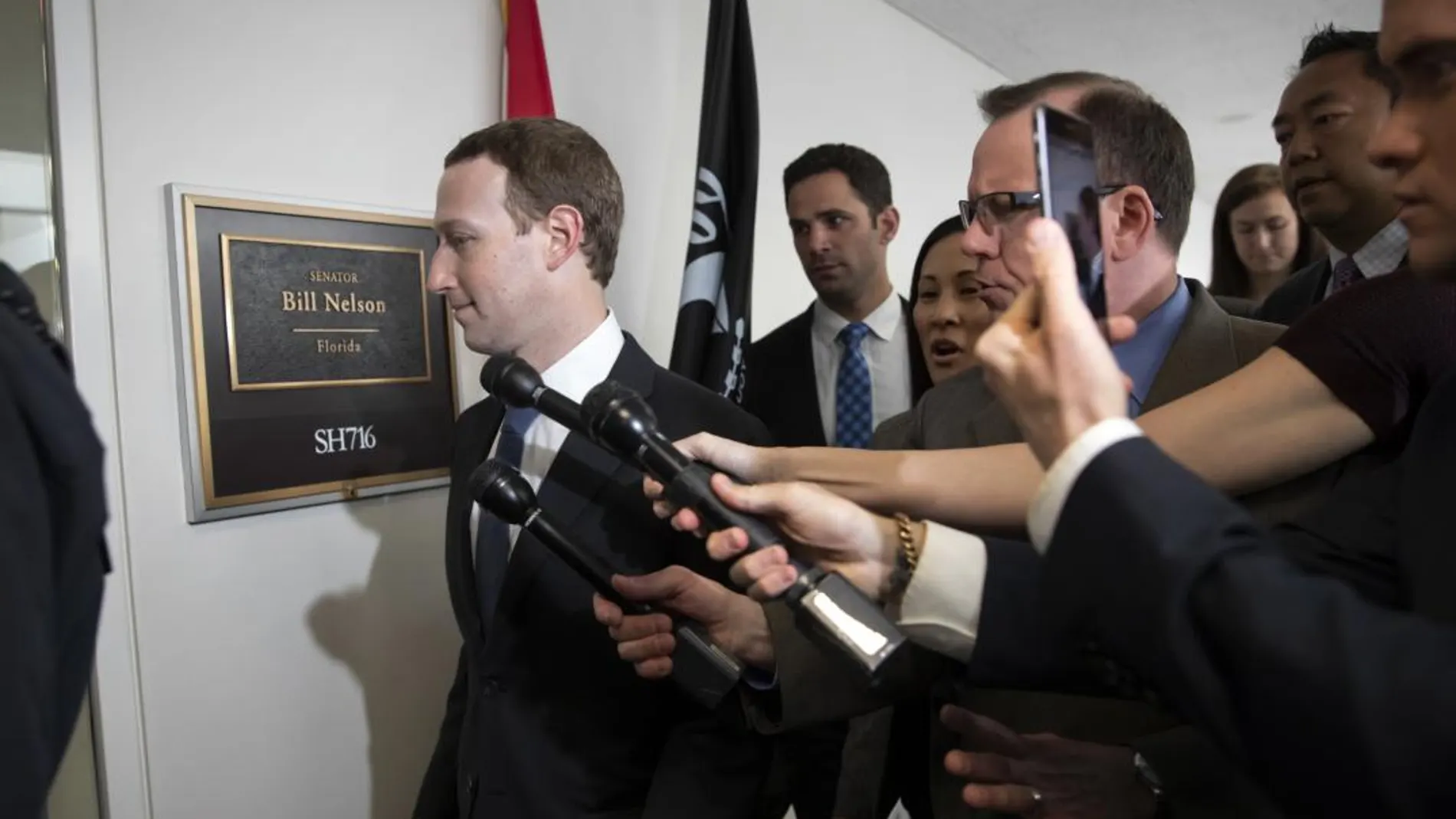 Mark Zuckerberg a su llegada al Capitolio donde se ha reunid con legisladores