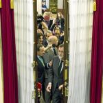 El ex presidente Mariano Rajoy entra en el hemiciclo del Congreso en la segunda jornada de la moción de censura / Alberto R. Roldán