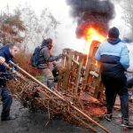 Más de 2.500 gendarmes se han encontrado con la resistencia de los okupas