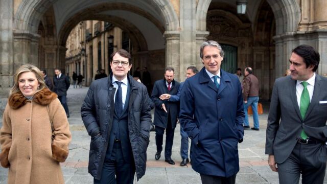 Salgueiro, Fernández Mañueco, De la Serna y Suárez-Quiñones pasean por Salamnca