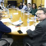 El presidente de la Generalitat valenciana y secretario general del PSPV, Ximo Puig, en una imagen de archivo junto al hasta ahora portavoz, Manolo Mata
