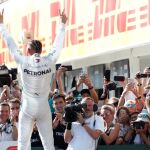 El inglés Lewis Hamilton amplia a 24 puntos su ventaja sobre el alemán Sebastian Vettel (Ferrari) / Foto: Reuters