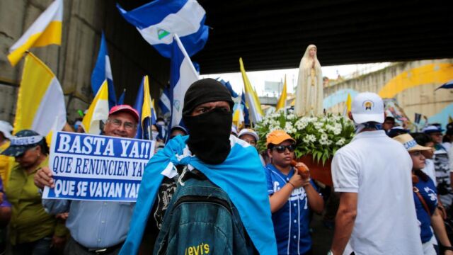 Marcha en apoyo a la Iglesia católica en Managua