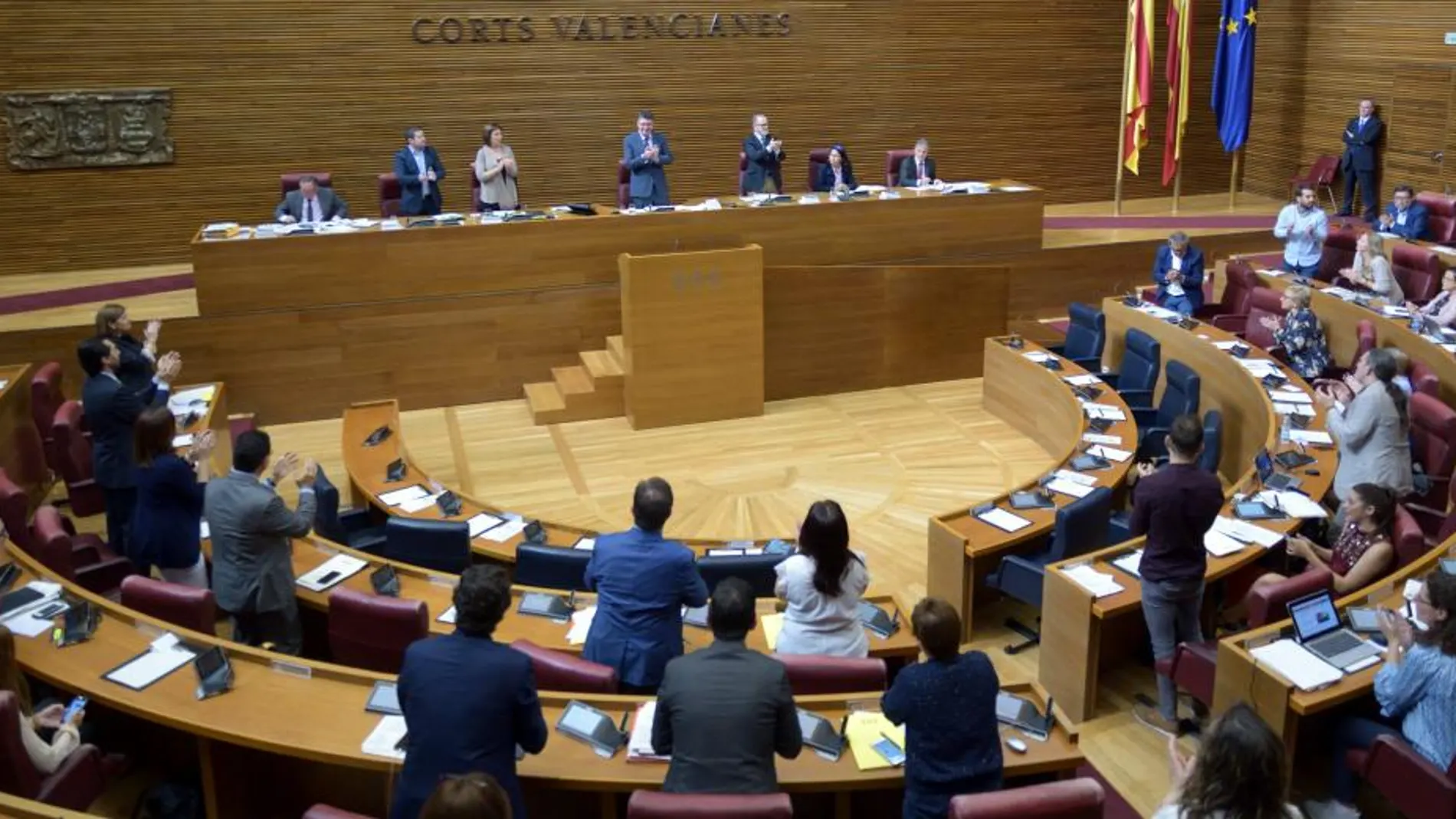La Razón. Les Corts aprobaron por unanimidad enviar a Pedro Sánchez la denominada «Agenda valenciana»