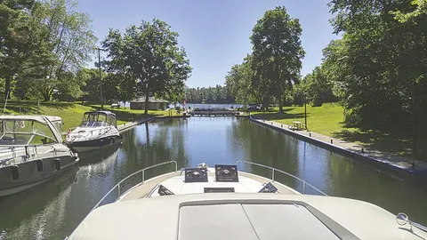 De crucero lujoso fluvial por Canadá