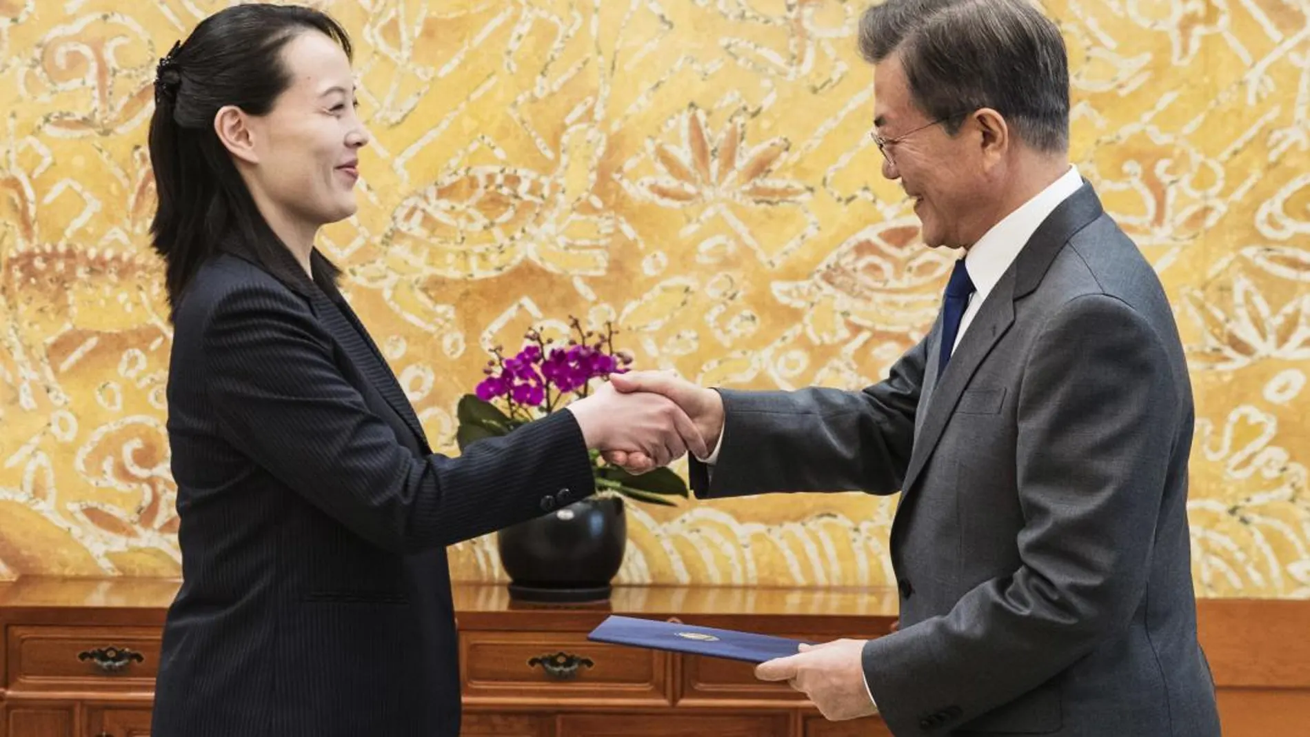 El presidente de Corea y la hermana de Kim Jong Un /Ap