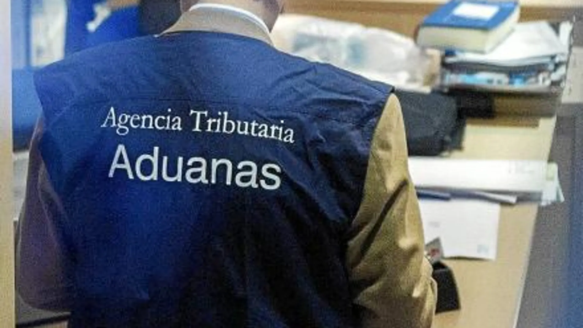 Hacienda vigilará más las aduanas