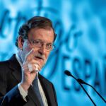 El presidente del Gobierno durante su intervención en el acto de clausura de la Convención Nacional del PP hoy en Sevilla